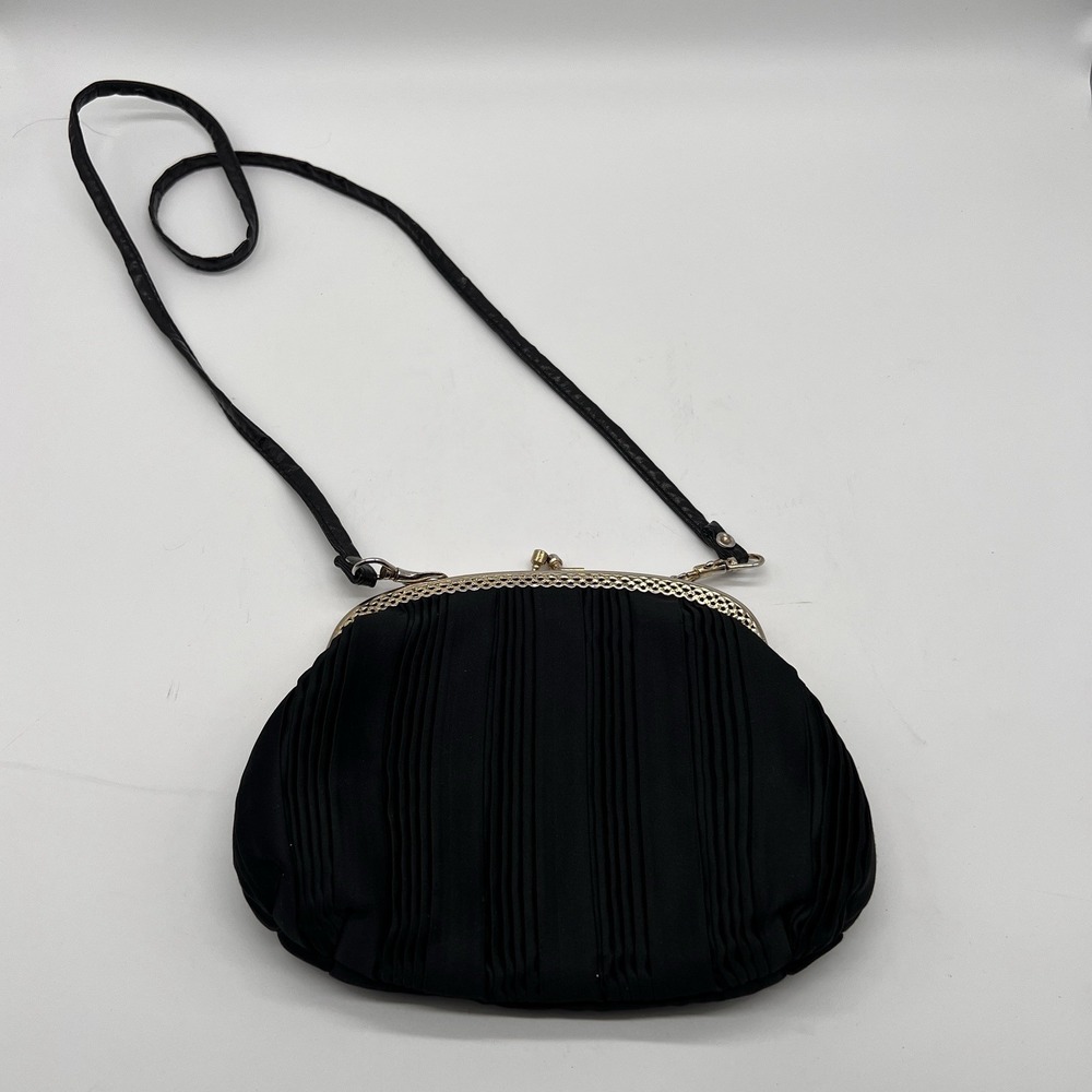 Vtg La Regale Black Pleated Satin‎ Evening Bag Gold Kiss Lock Clasp & Strap - Picture 2 of 7